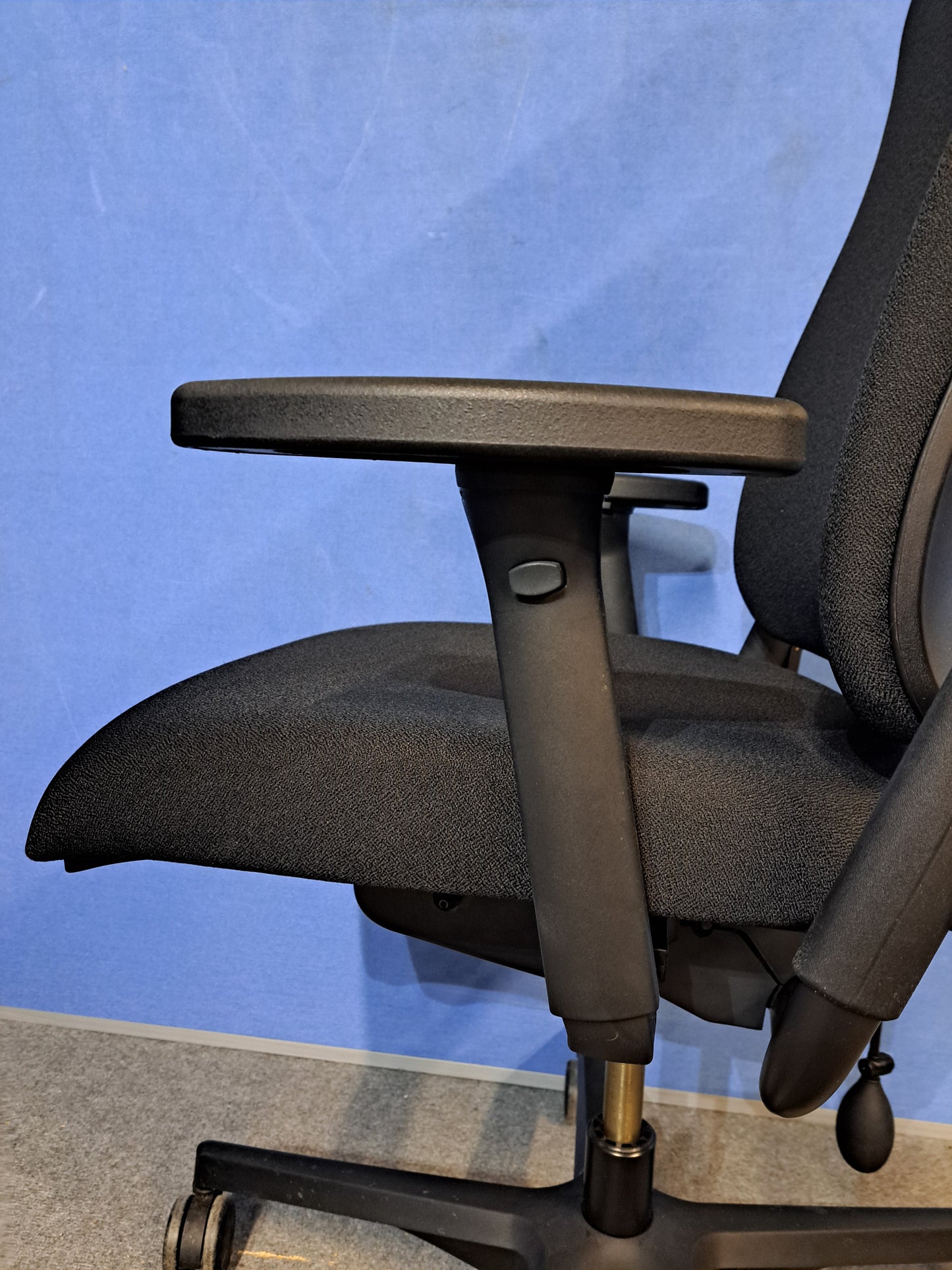 Rohde Grahl Nowy Styl Xenium Basic Office Armchair inc Headrest Black (used)