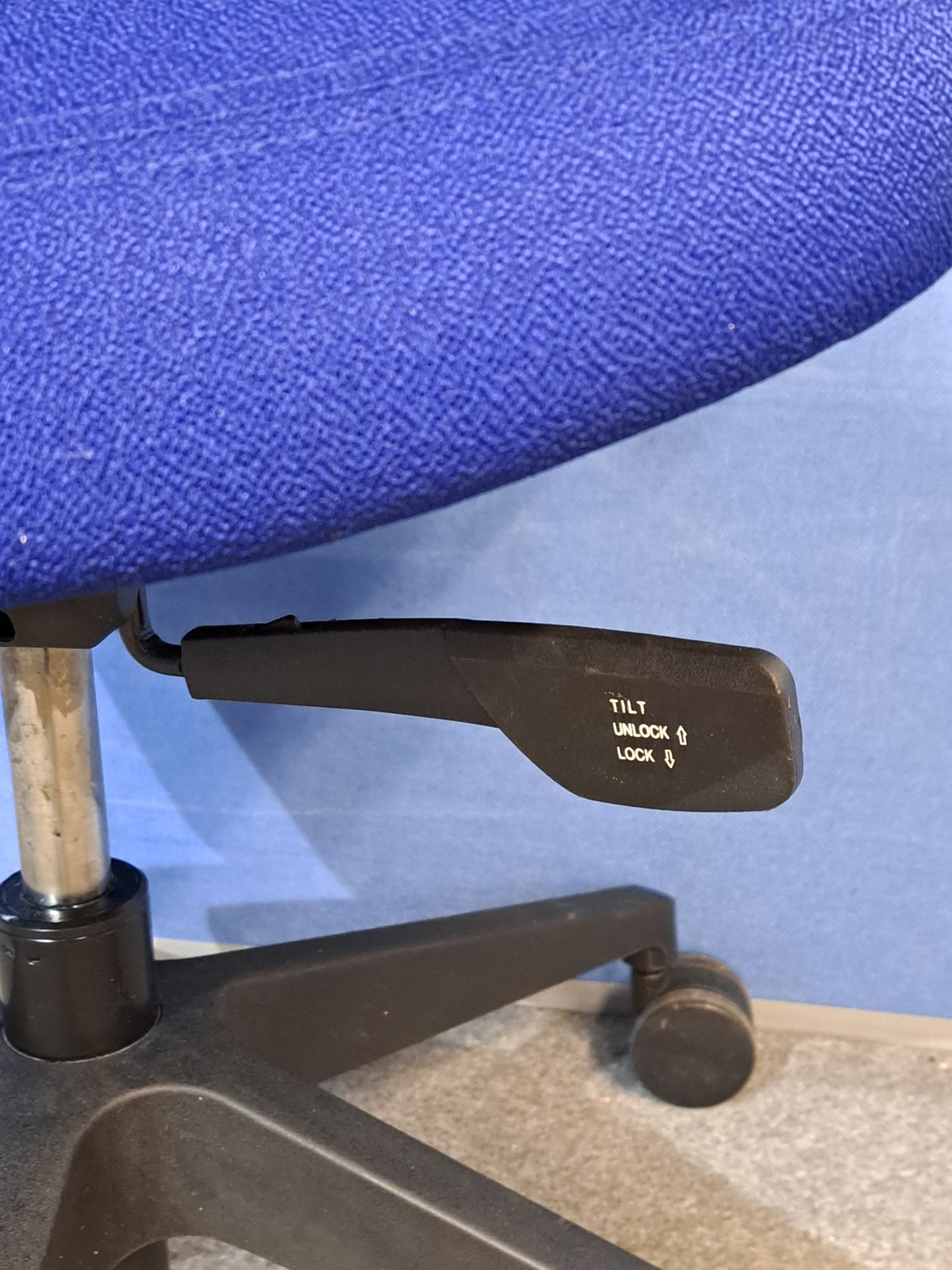 Triumph Mesh Back Operators Armchair with Height Adjustable Arms in Blue / Black (used)