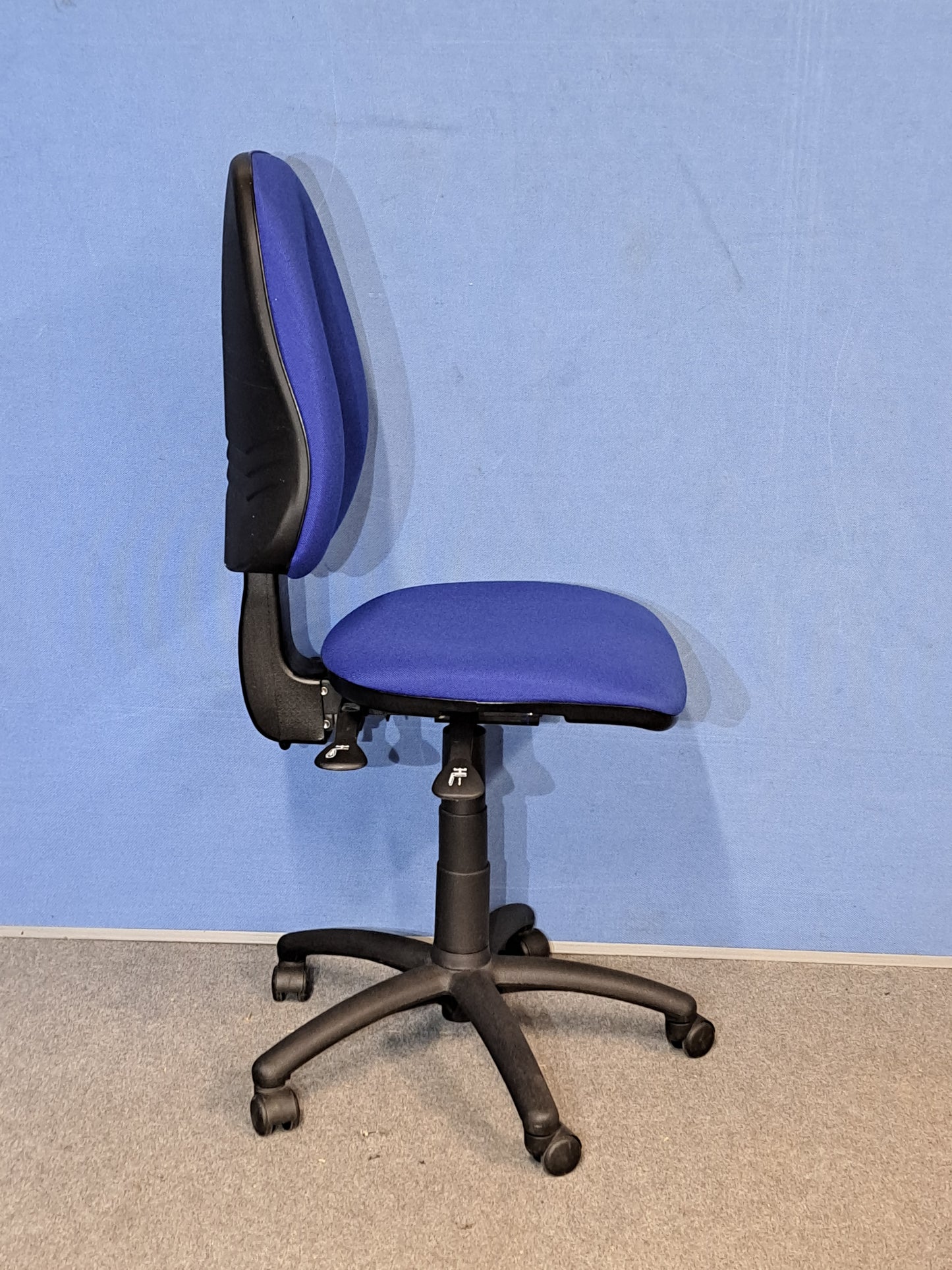 Medium Back Operators Chair, Blue Fabric (used)