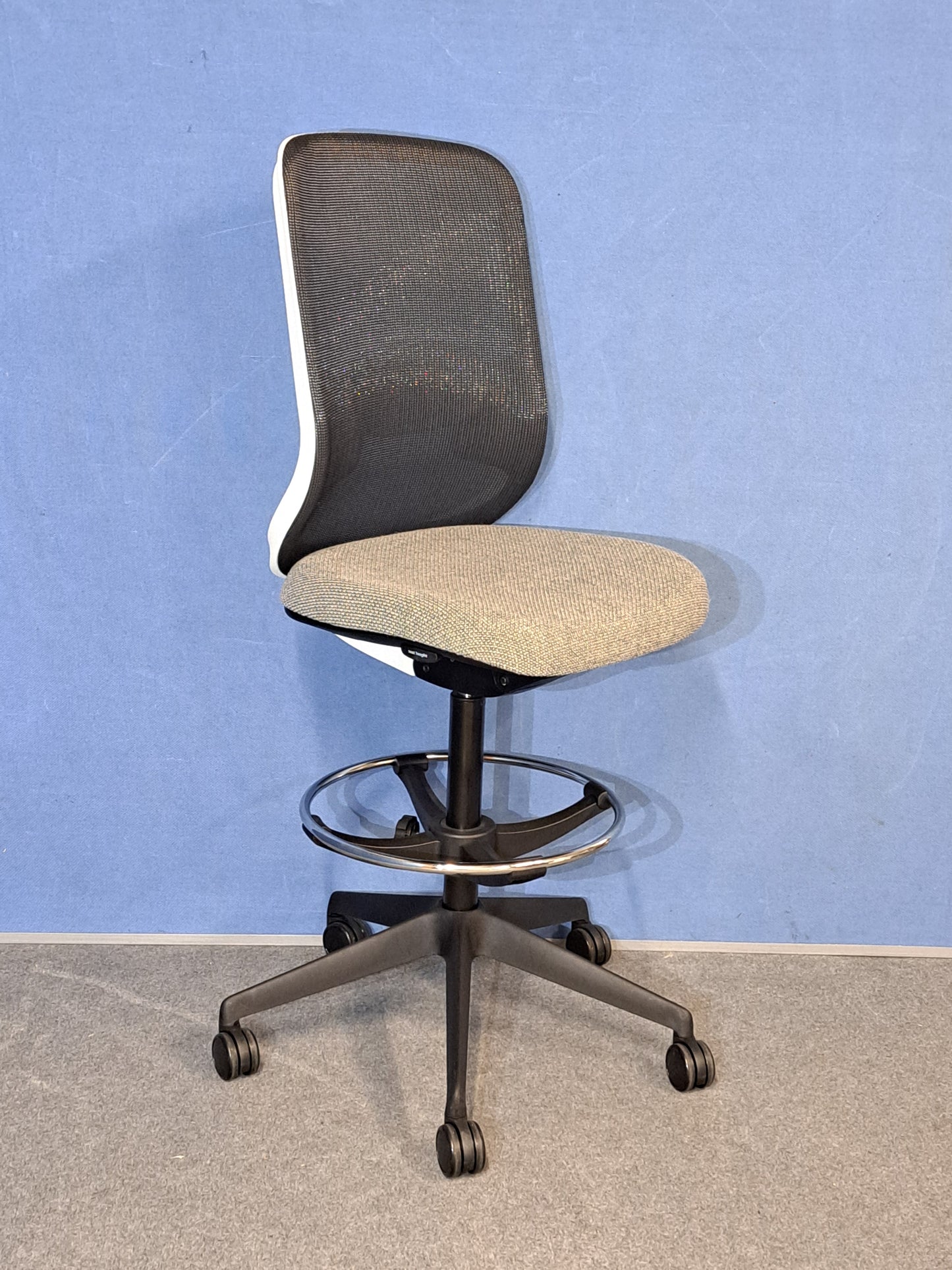 Orangebox Do Mesh Back Operators Armchair with Grey Wool Seat (Used)