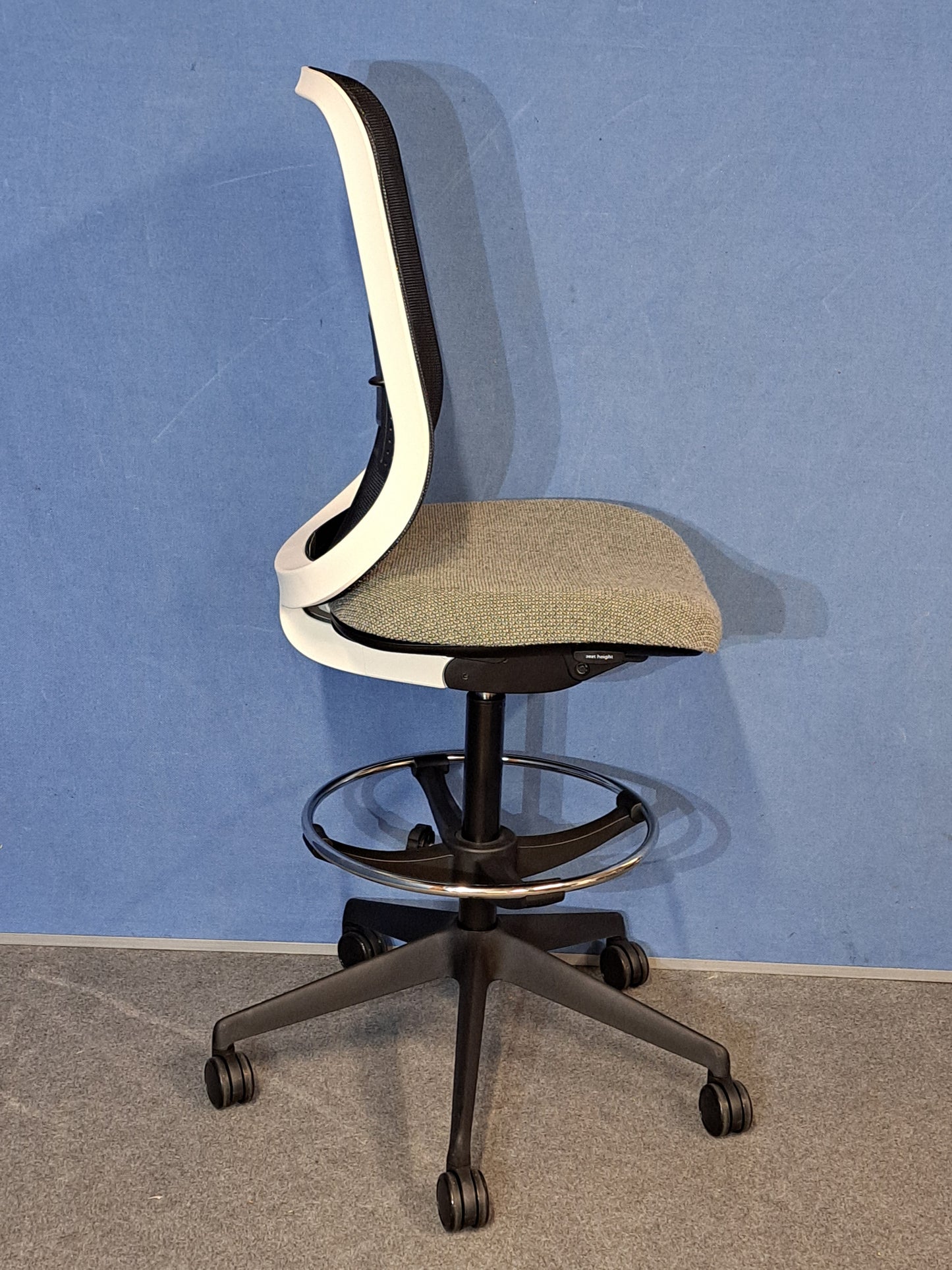 Orangebox Do Mesh Back Operators Armchair with Grey Wool Seat (Used)