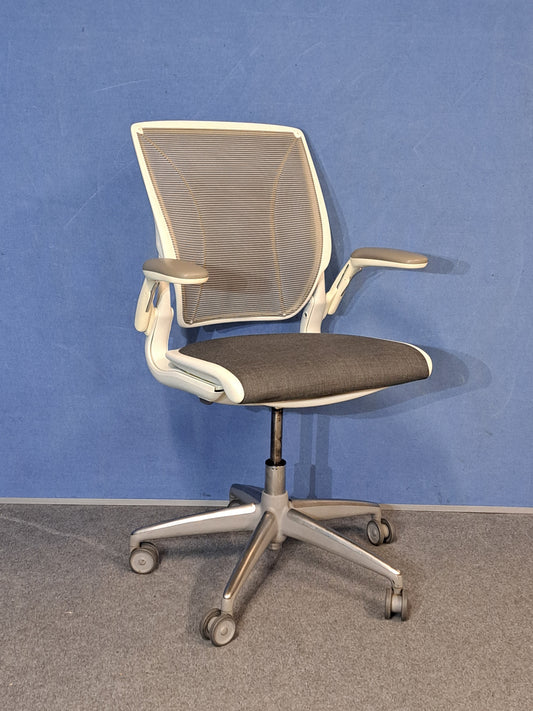Humanscale Diffrient World Mesh Back Operators Armchair with Grey Padded Seat (used)