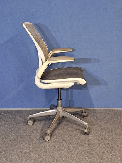 Humanscale Diffrient World Mesh Back Operators Armchair with Grey Padded Seat (used)