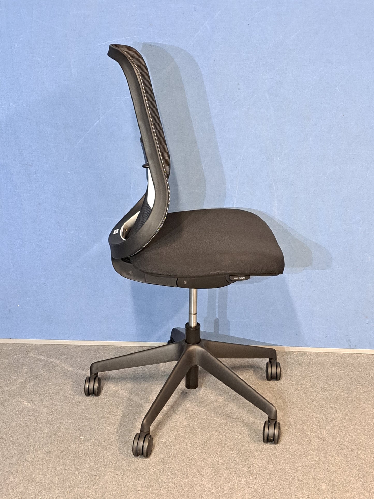 Orangebox Do Mesh Back Operators Chair with Black Polyester Seat (Used)