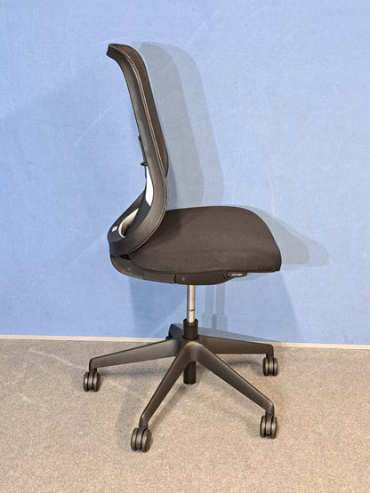 Orangebox Do Mesh Back Operators Chair with Black Polyester Seat (Used)