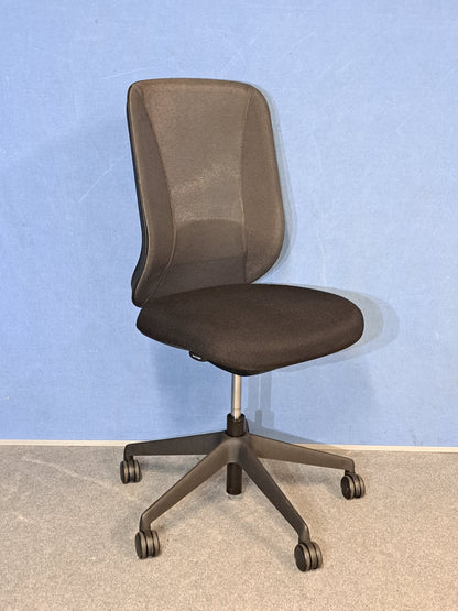 Orangebox Do Mesh Back Operators Chair with Black Wool Seat (Used)