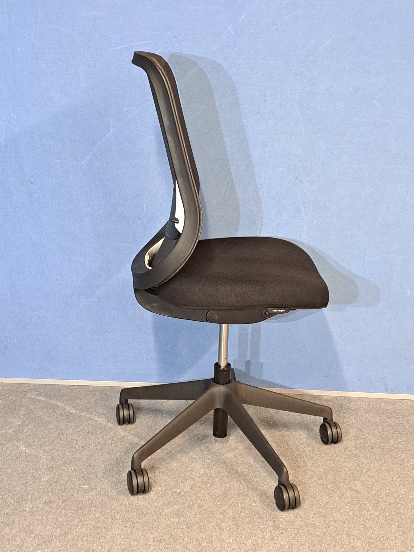 Orangebox Do Mesh Back Operators Chair with Black Wool Seat (Used)