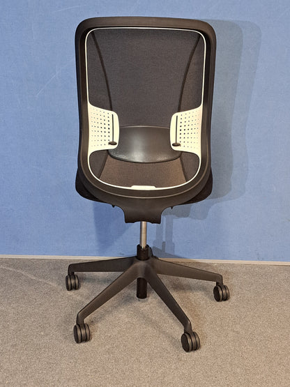 Orangebox Do Mesh Back Operators Chair with Black Wool Seat (Used)