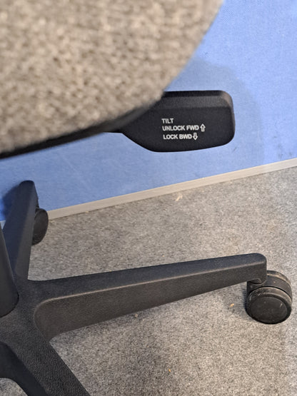 Mesh Back Operators Chair with Grey Padded Seat (used)