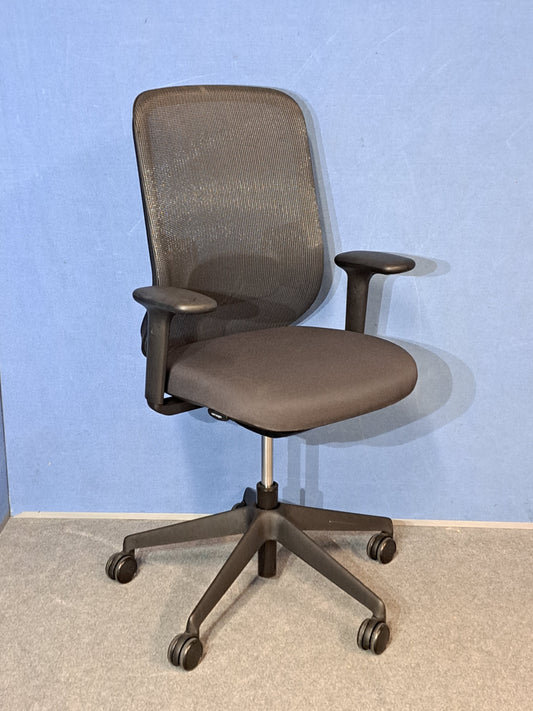 Orangebox Do Mesh Back Operator Armchair with Grey Polyester Seat (Used)