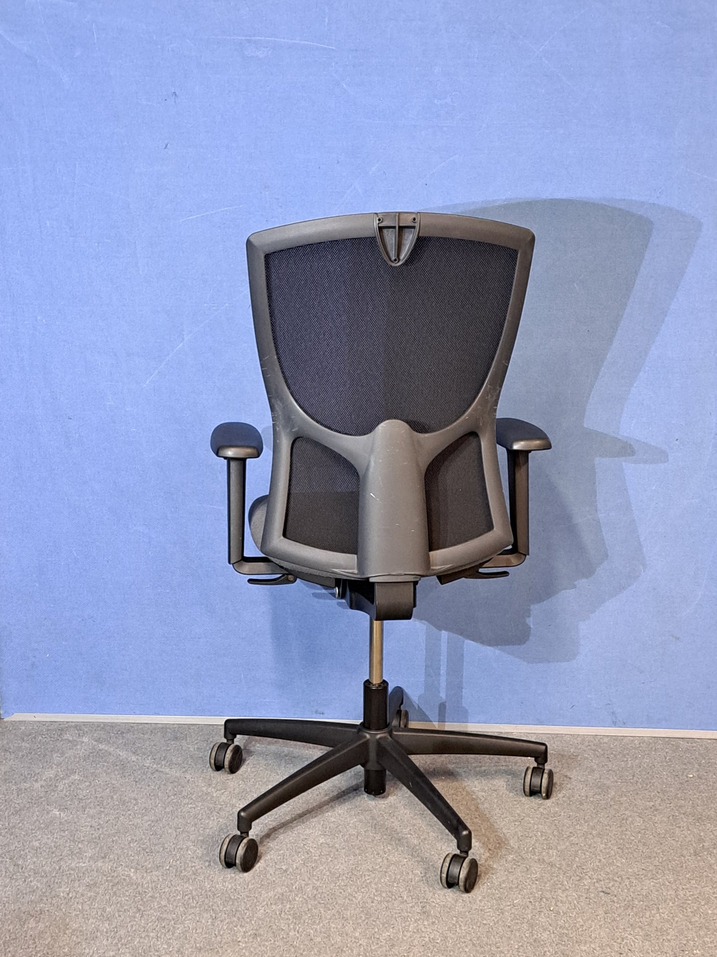 Used Kinnarps Mento Mesh Back Task Chair in Grey