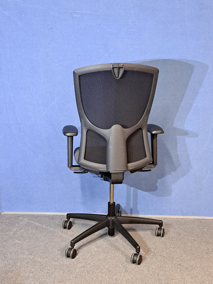 Used Kinnarps Mento Mesh Back Task Chair in Grey