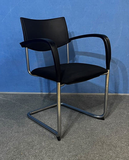 Kusch & Co Visitor Armchair Black on a Cantilever Frame (used)