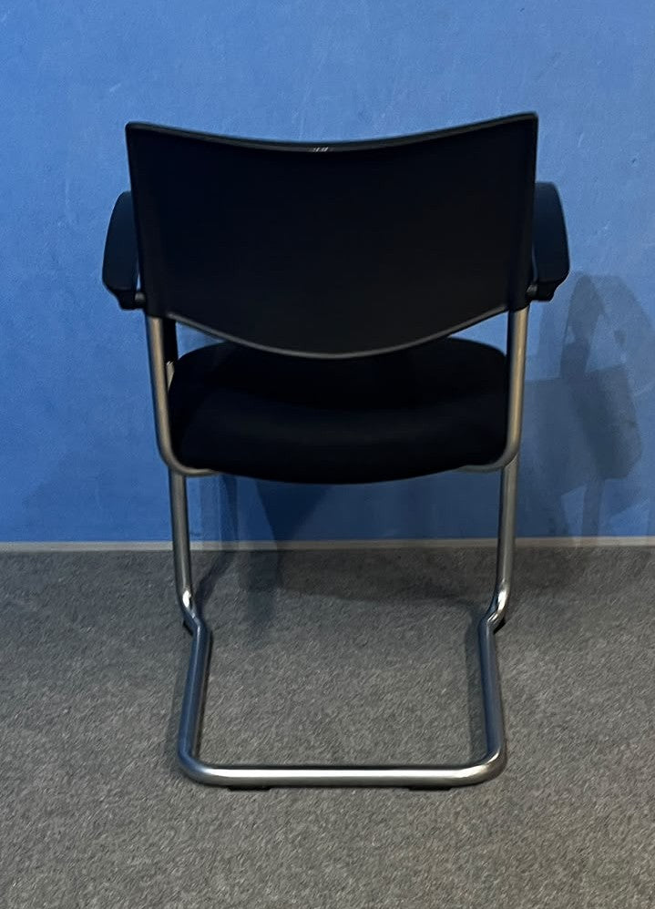 Kusch & Co Visitor Armchair Black on a Cantilever Frame (used)