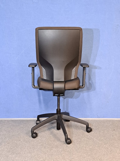 Connection Fully Adjustable Office Armchair Sombrero (Used)