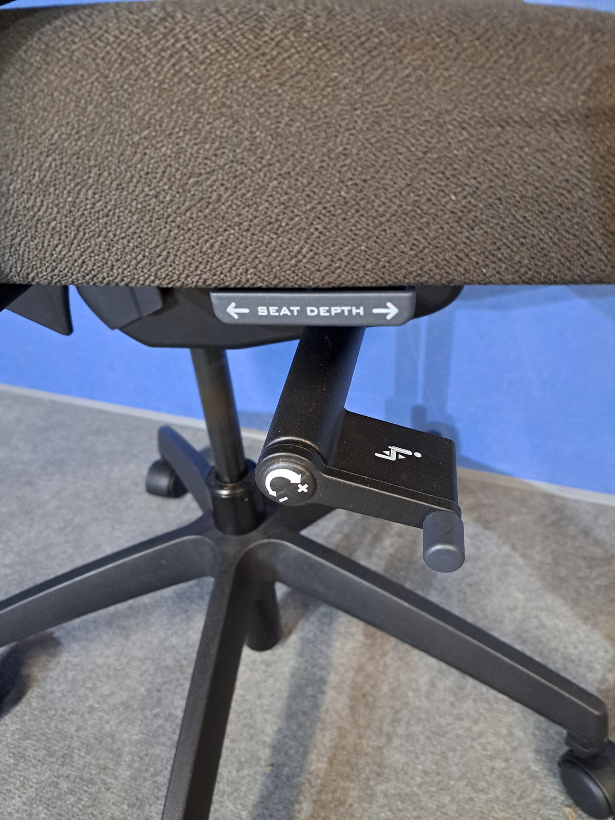 Connection Fully Adjustable Office Armchair Sombrero (Used)