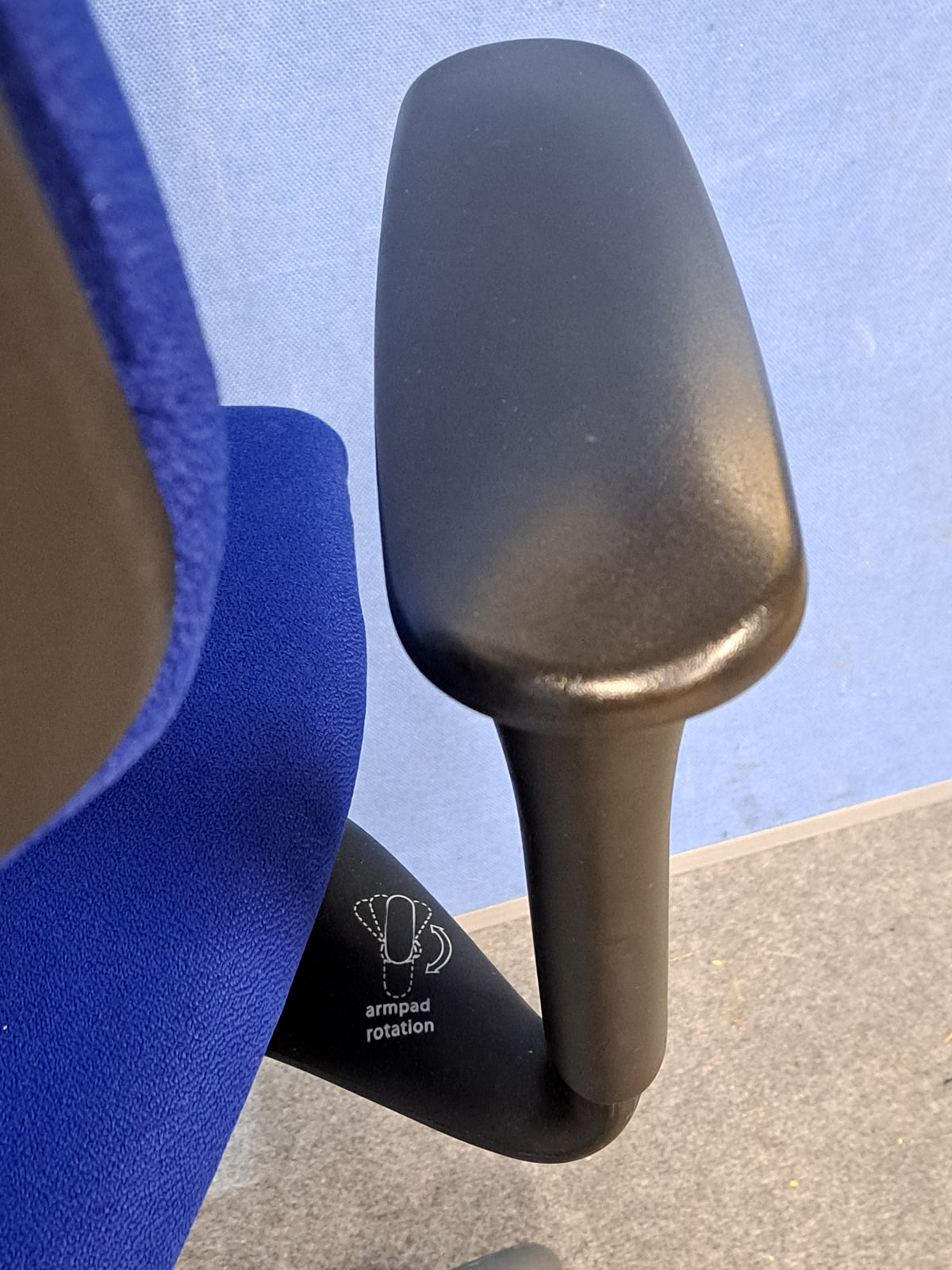 Giroflex G64 High Back Task Armchair Blue (Used)