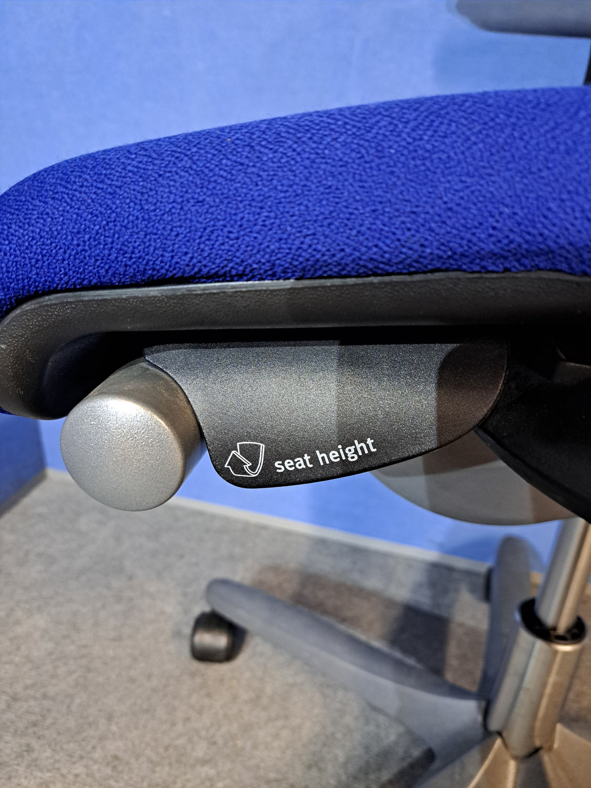 Giroflex G64 High Back Task Armchair Blue (Used)