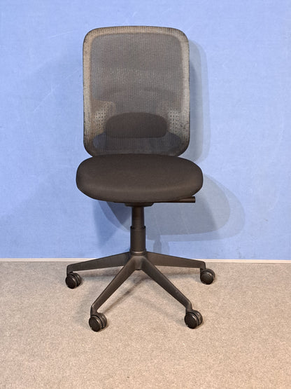 Orangebox Do Mesh Back Operator Chair Black / White (Used)