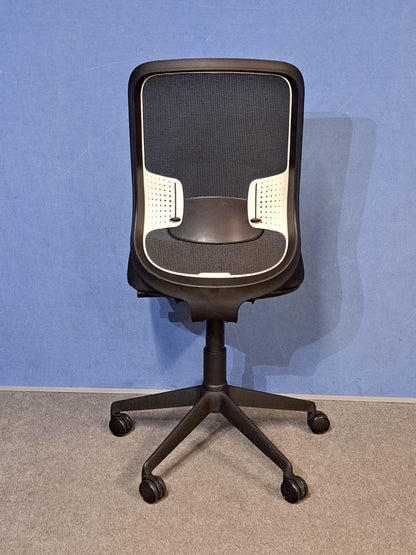 Orangebox Do Mesh Back Operator Chair Black / White (Used)