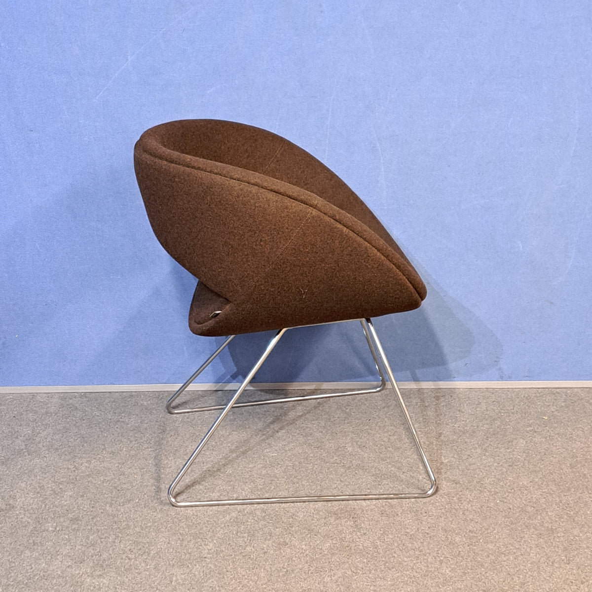 Boss Design Happy Brown Breakout Chair with Chrome Sled Base (Used)