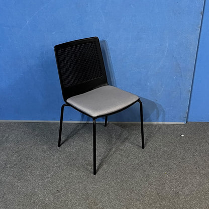 Set of 5 Alba Feel Grey & Black Visitor Meeting Chairs (Used)