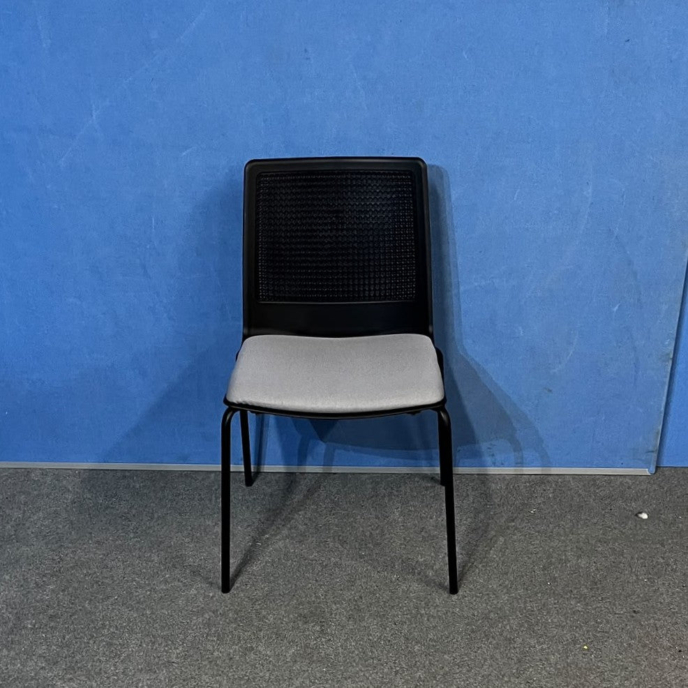 Set of 5 Alba Feel Grey & Black Visitor Meeting Chairs (Used)