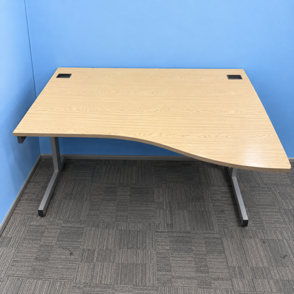 1600mm Right Hand Wave Desk Oak (used)