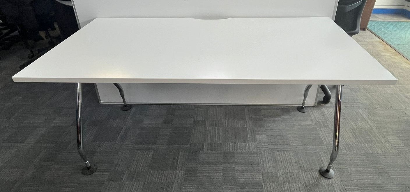 1600x800mm Straight Desk White (used)