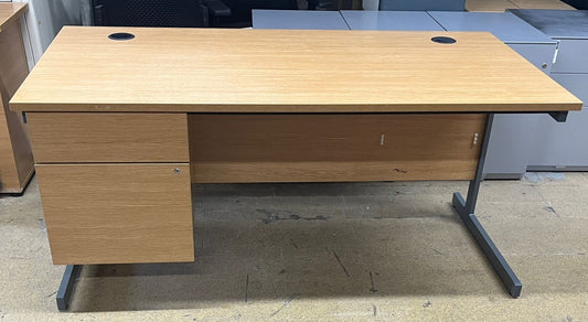 SALE 1600x800mm Straight Desk inc 2 drawer fixed pedestal Oak (used)