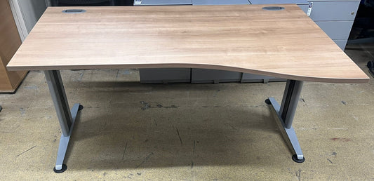 SALE 1600mm Right Hand Wave Desk Verade Oak (used)