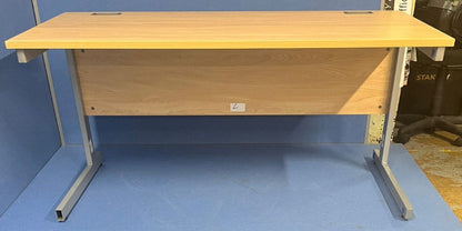 1400x800mm Straight Desk Oak (used)