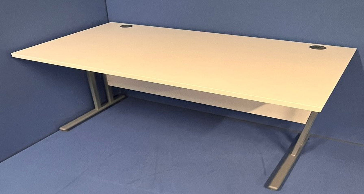 1400x800mm Straight Desk White (used)