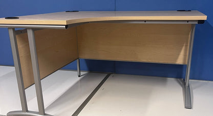 1400mm Left Hand Curved Desk with Fixed Frame Maple (used)
