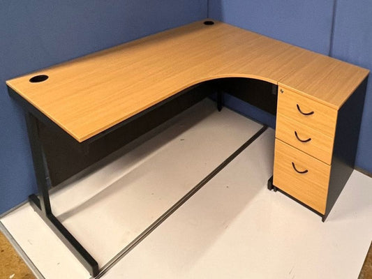1600mm Right Hand Curved Desk inc 3 Drawer Pedestal Oak (used)