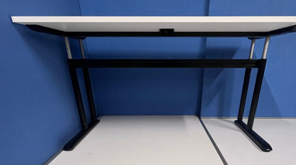 1600x800mm Height Adjustable Straight Desk White (used)