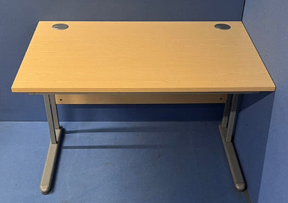 1200x800mm Straight Desk with Maple (used)