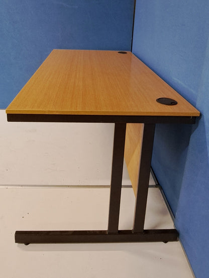 *SALE* 1550x800mm Straight Desk Oak (used)