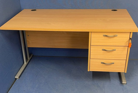 *SALE* 1400x800mm Straight Desk inc 3 Drawer Fixed Pedestal Beech (used)