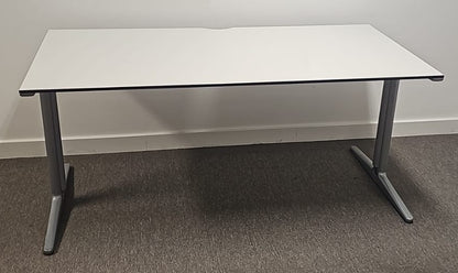 1600x800mm Straight Desk White (used)