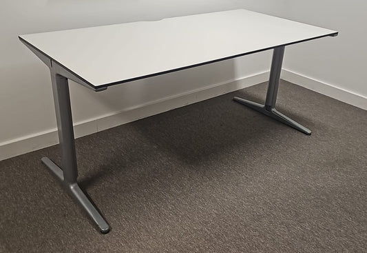 1600x800mm Straight Desk White (used)