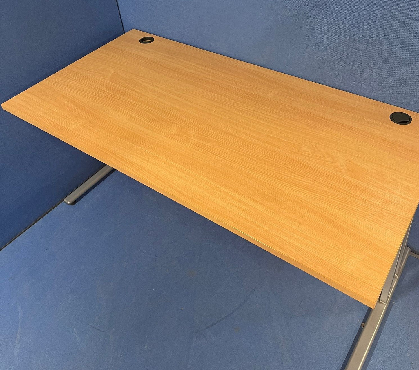1600x800mm Straight Desk Beech (used)