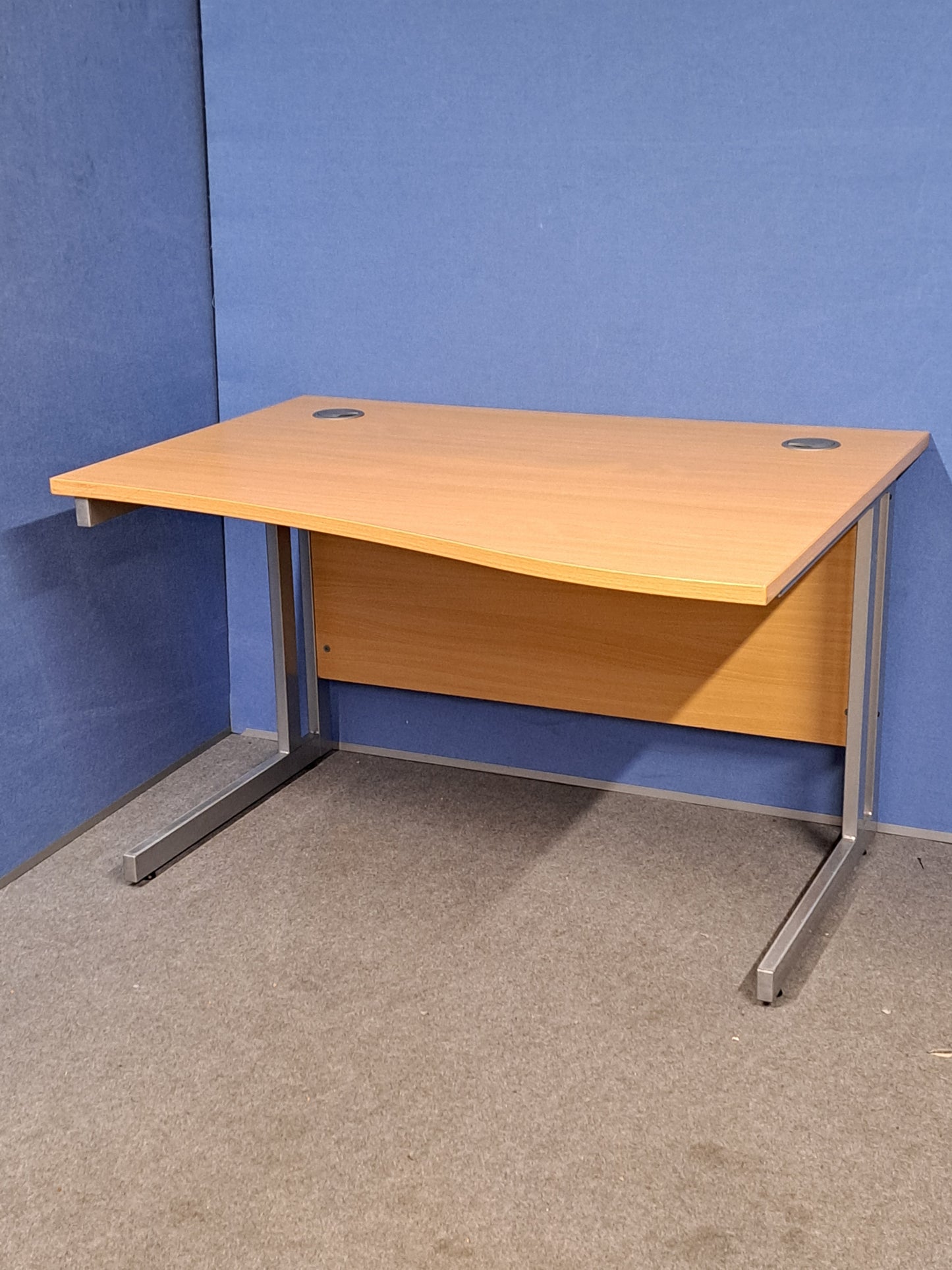 1200x800mm Right Hand Wave Desk Beech (used)