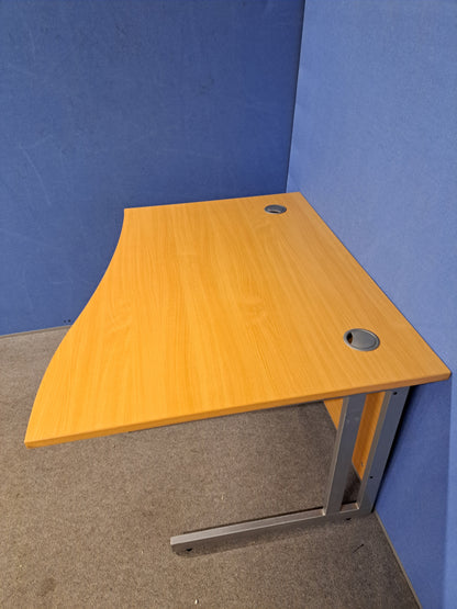 1200x800mm Right Hand Wave Desk Beech (used)