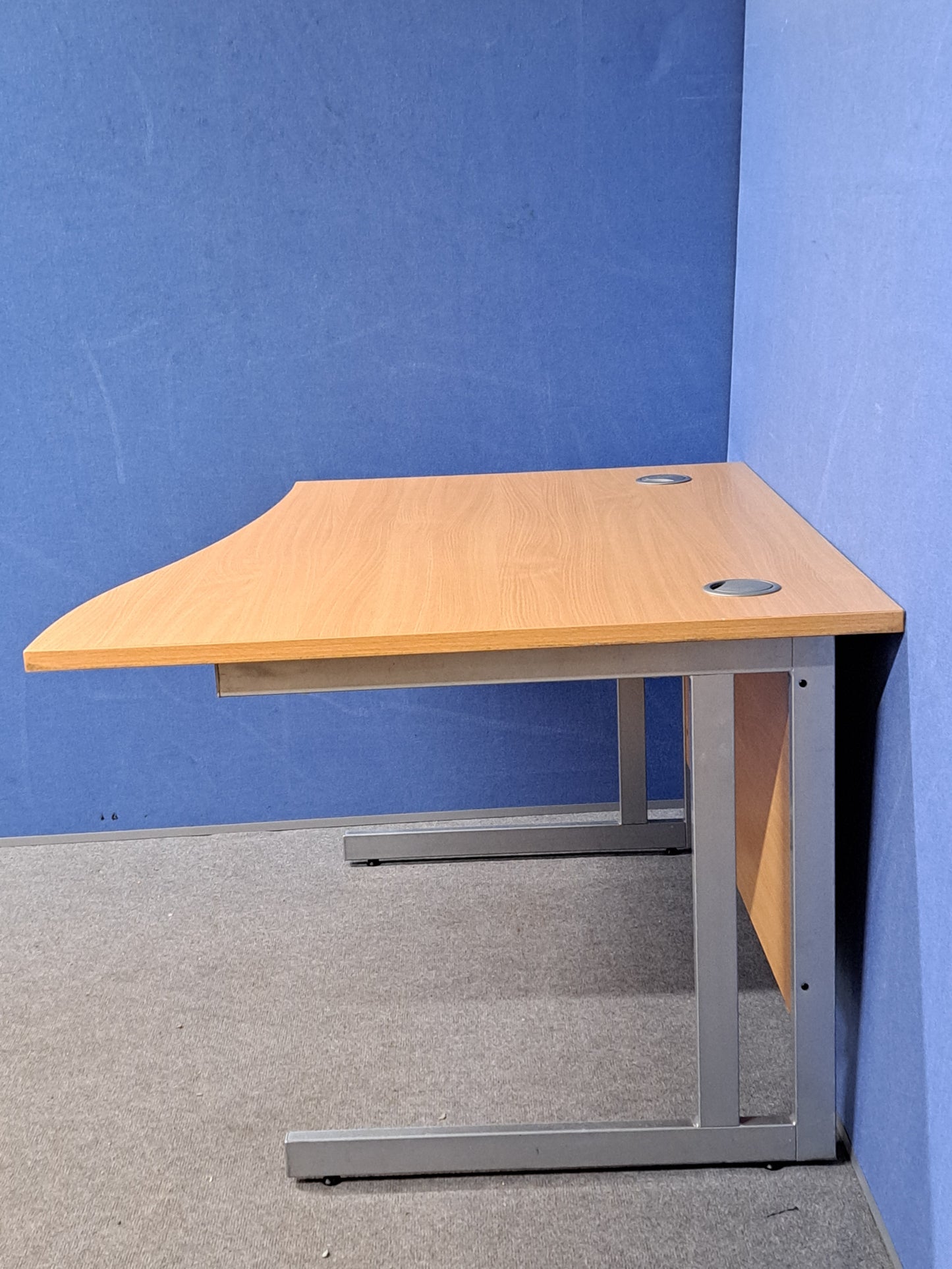 1200x800mm Right Hand Wave Desk Beech (used)