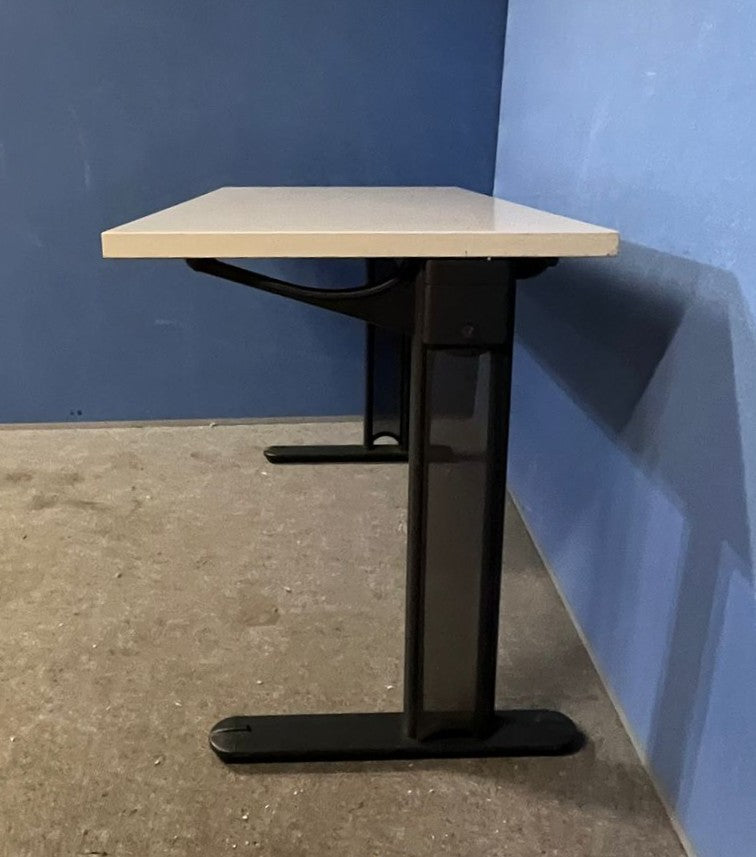 1200x600mm Straight Desk Grey (used)