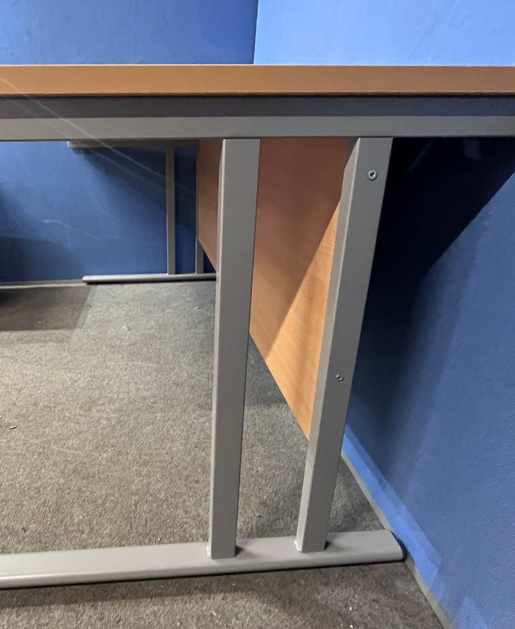 1600x800mm Straight Desk inc 2 Drawer Mobile Pedestal in Beech (used)