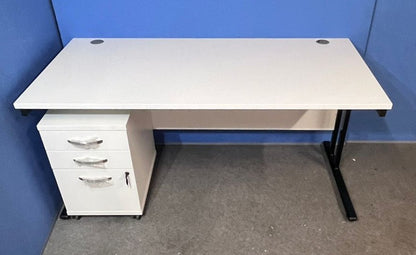 1600x800mm Straight Desk inc 3 Drawer Mobile Pedestal in White (used)