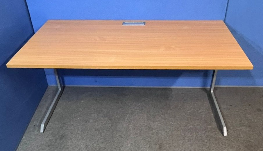 1600x800mm Folding Straight Desk Beech (used)