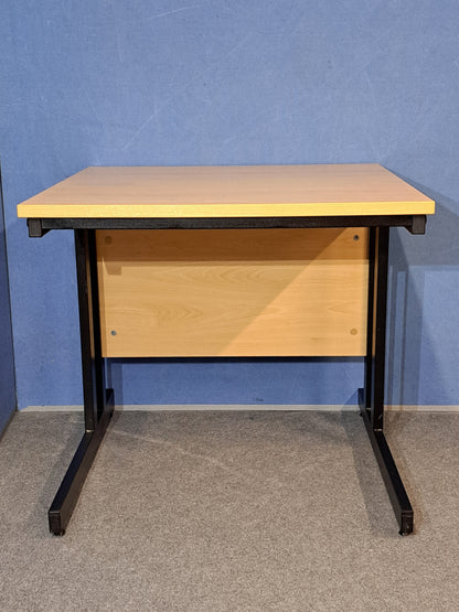 800x800mm Straight Desk Beech (used)